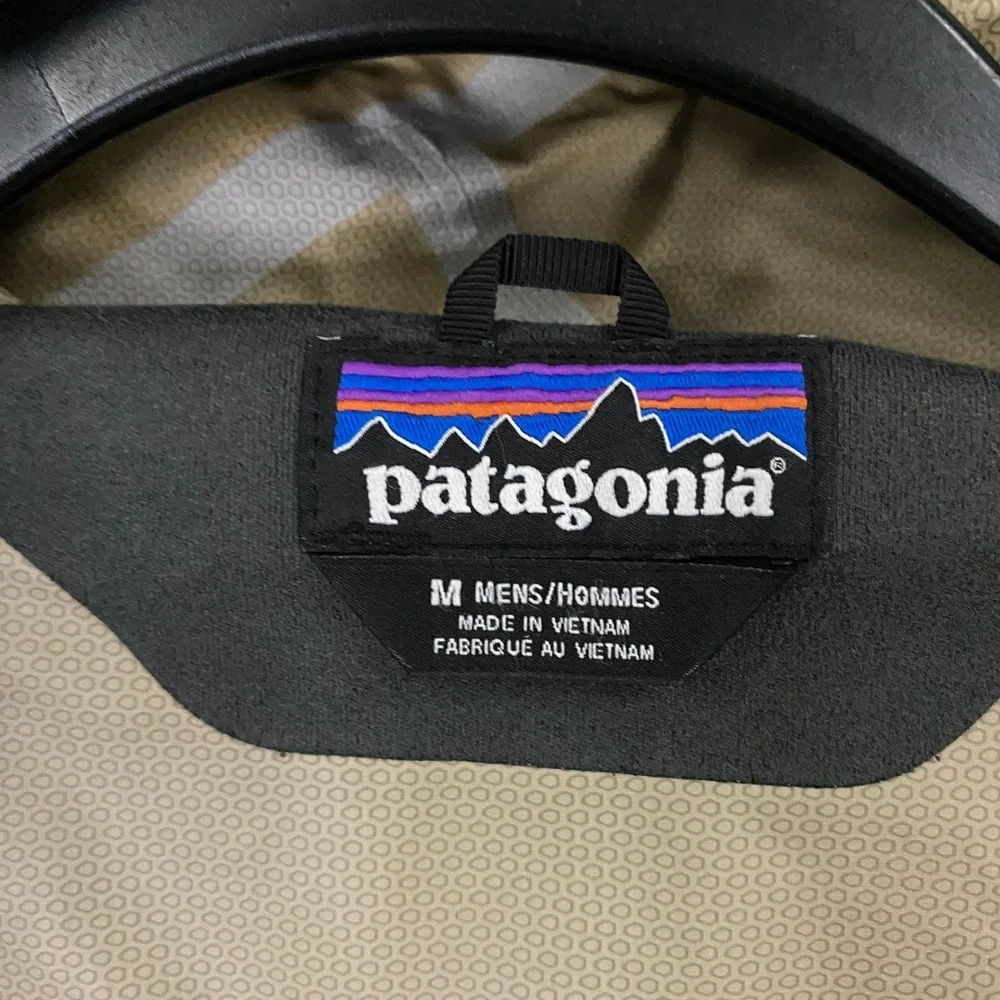 Patagonia Torrentshell Jacket Mens Medium Red Gold Rain Waterproof
